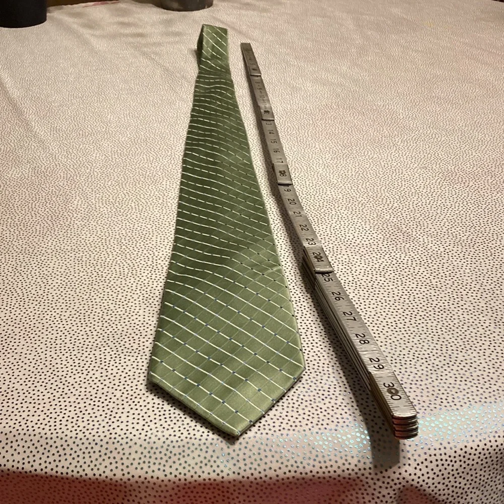 Croft & narrow men’s tie in good condition